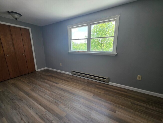 Building Photo - 318 Odell Ave
