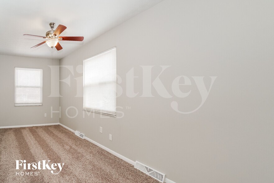 Building Photo - 1369 Greenock Rd