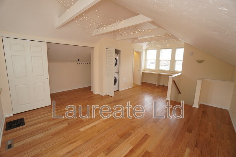 Building Photo - 2376 S Race St