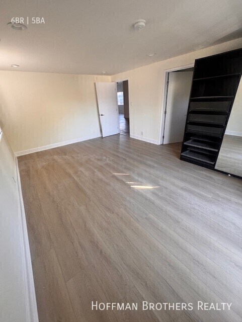 Building Photo - 317 S Hamel Rd