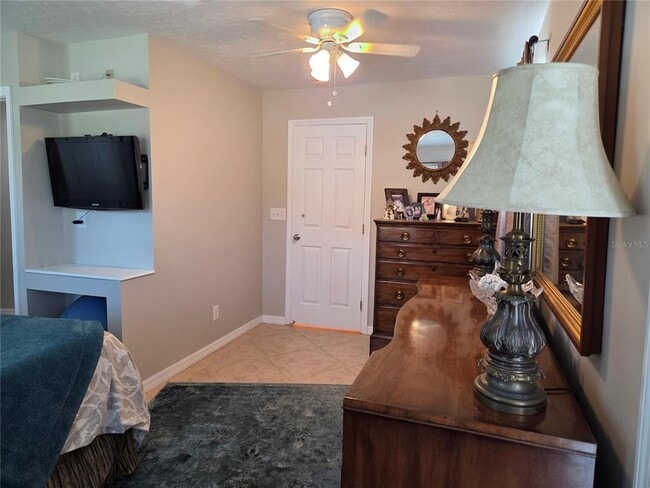 Building Photo - 3157 Goldenrod St
