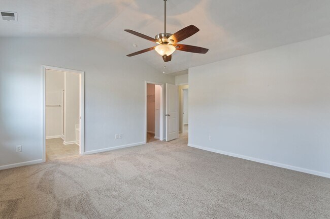Building Photo - 60 Manilla Ln