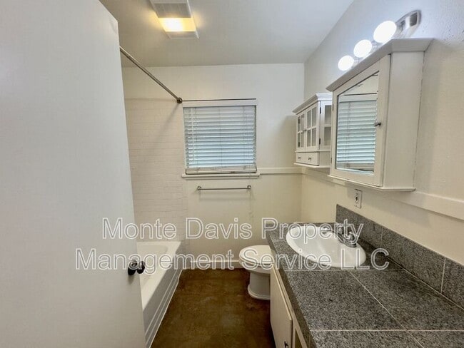 Building Photo - 4708 Red River St