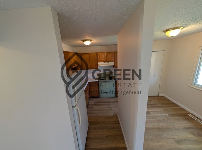 Building Photo - 1 bedroom 1 bath apartment available in Ka...
