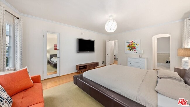 Building Photo - 434 N Genesee Ave