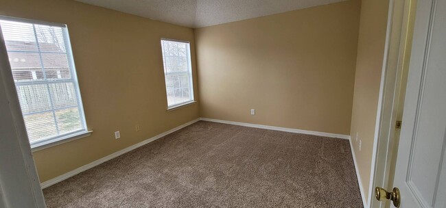 Building Photo - 1111 Tunbridge Dr