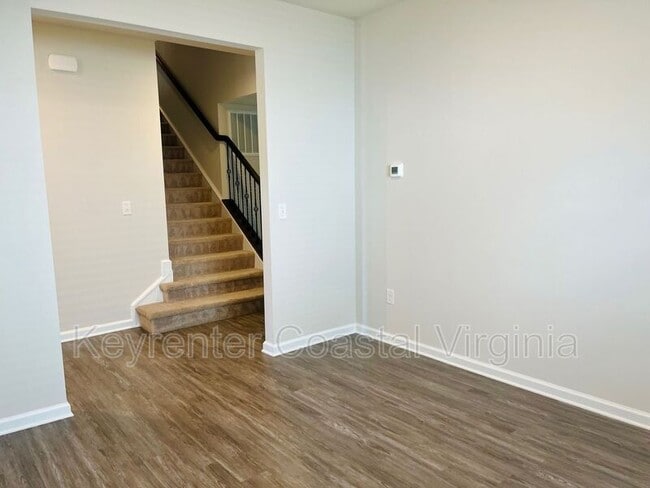 Building Photo - 176 Boxwood Ln