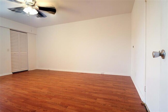 Building Photo - 300 SW 134th Way