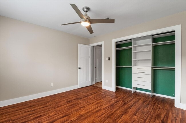 Building Photo - 1104 Durham Dr