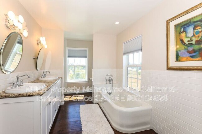 Building Photo - 36475 Avenida La Cresta