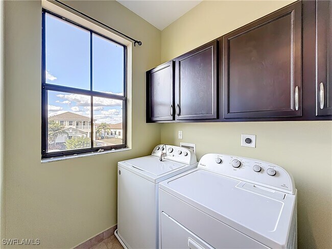 Building Photo - 5130 Monza Ct