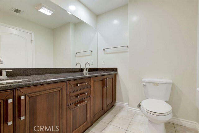 Building Photo - 556 E Palm Ave