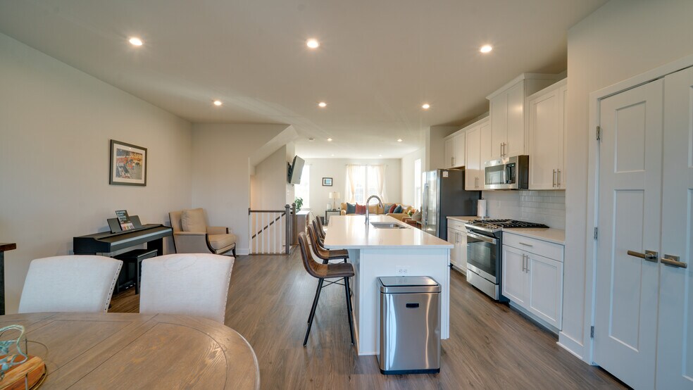 Building Photo - 2630 Jetstream Rd