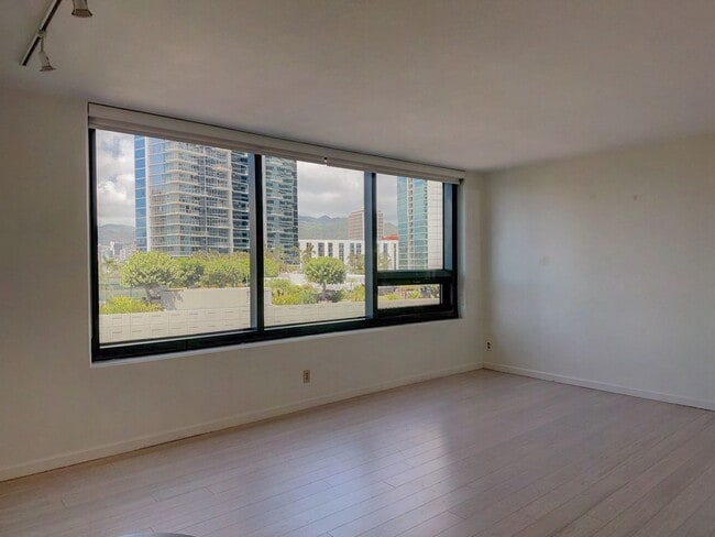 Building Photo - Stunning Kakaako 2 Bedroom at Nauru Tower