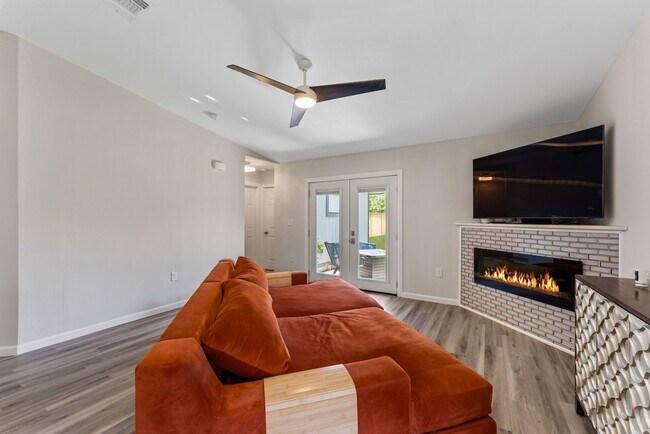 Building Photo - Charming 2-Bed Home with Garage, Fenced Yard & Private Patio in San Antonio – $1,350/mo