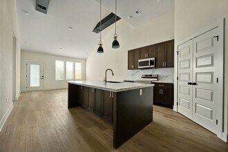 Building Photo - Lot 175