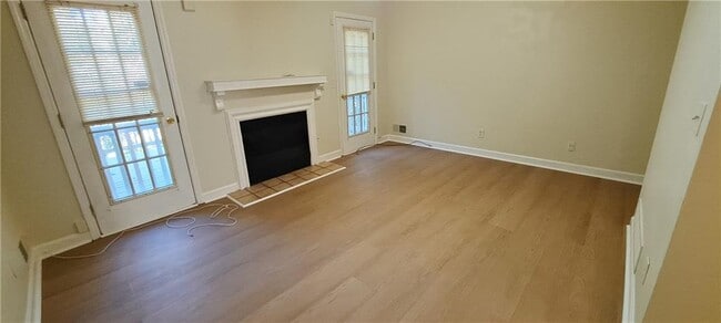 Building Photo - 428 Page Ave NE