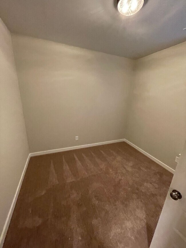 Building Photo - Home for Rent in Oak Grove, AL!!! Available to View with 48 Hour Notice!!!