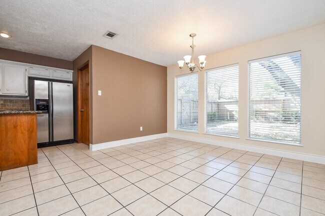 Building Photo - 15203 Carols Way Dr