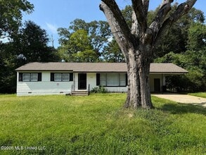 Building Photo - 160 Wildwood Cir