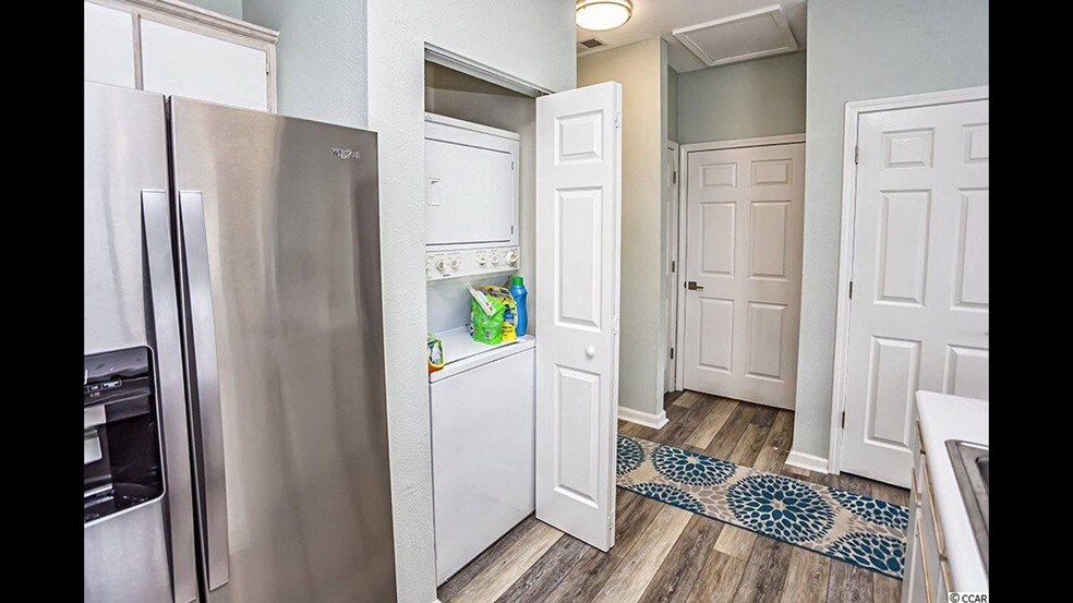 Building Photo - 1298 River Oaks Dr