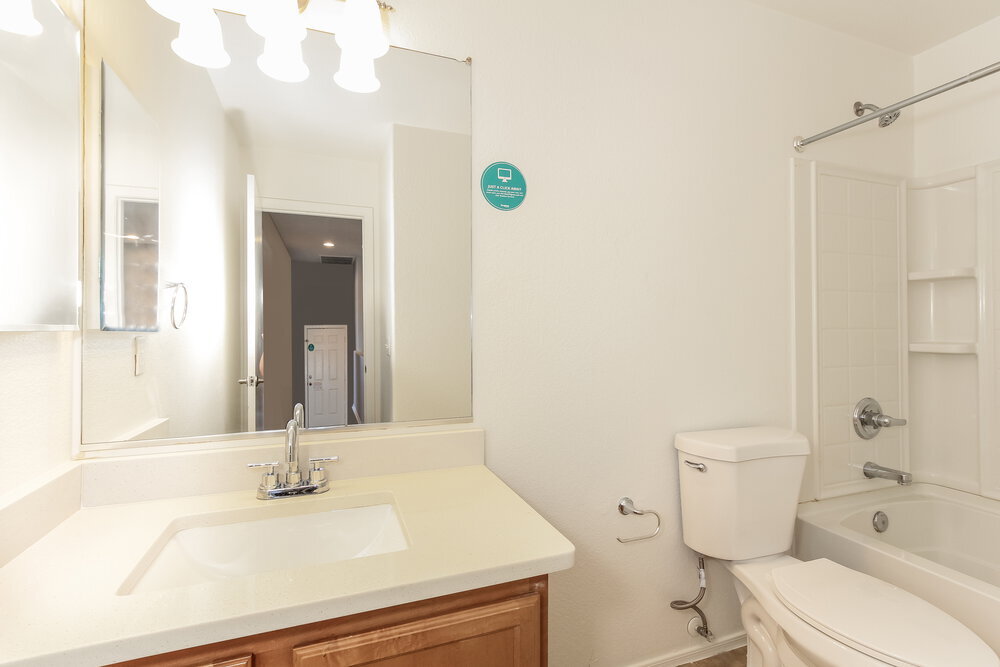 Building Photo - 973 E Doris St