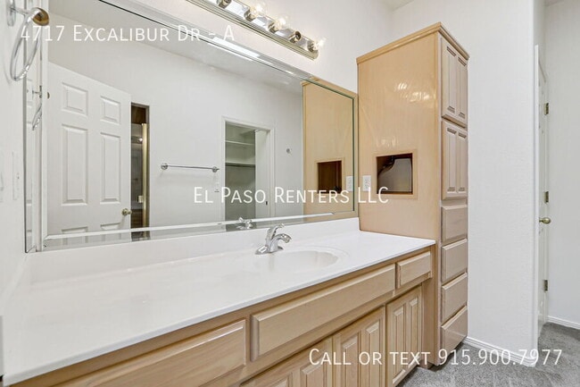 Building Photo - 4717 Excalibur Dr