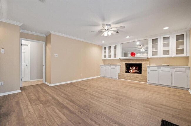 Building Photo - 2331 Carleen Rd