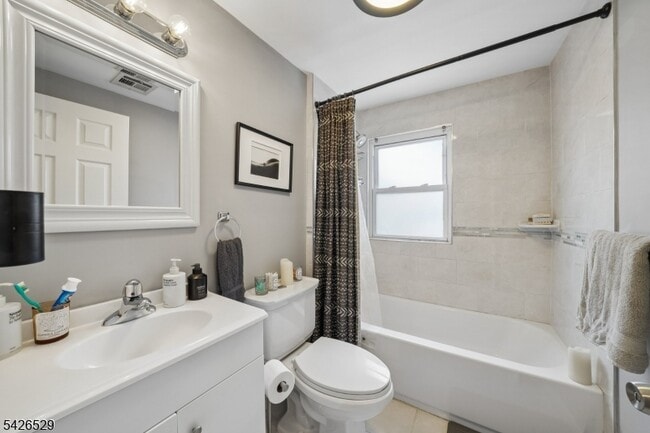 Building Photo - 133 Franklin Ave