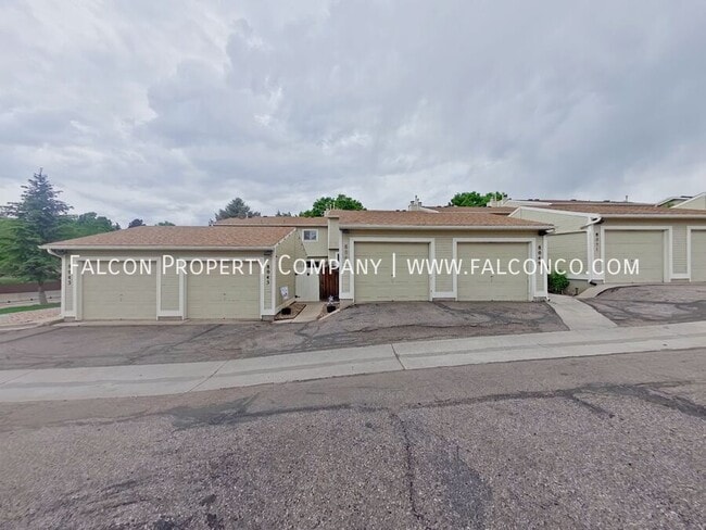 Building Photo - 8047 Lexington Park Dr