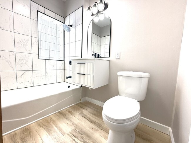 Building Photo - 1532 S 64th St