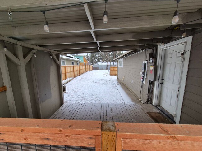 Building Photo - 3BR/1BA - Fenced - RV Parking - Solar