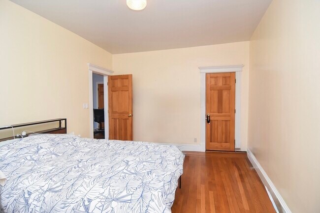 Building Photo - 96 St Paul St