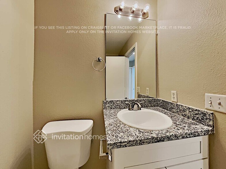 Building Photo - 885 Angelus Oaks Dr