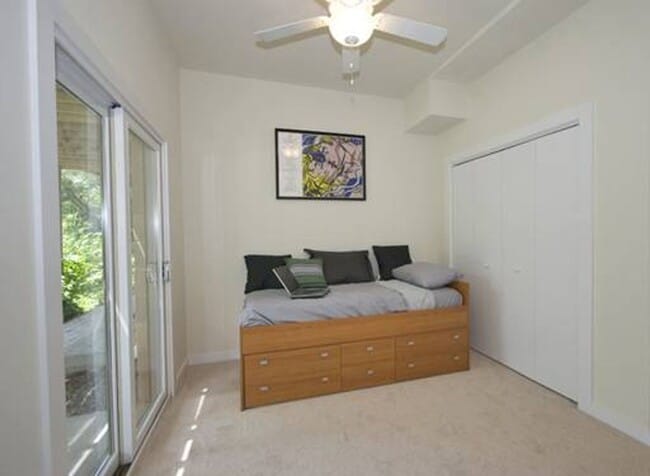 Building Photo - 1013 Linden Ave