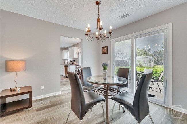 Building Photo - 11 Ropemaker Ct