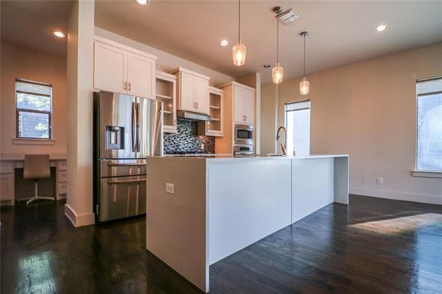 Building Photo - 3010 Zenia Dr