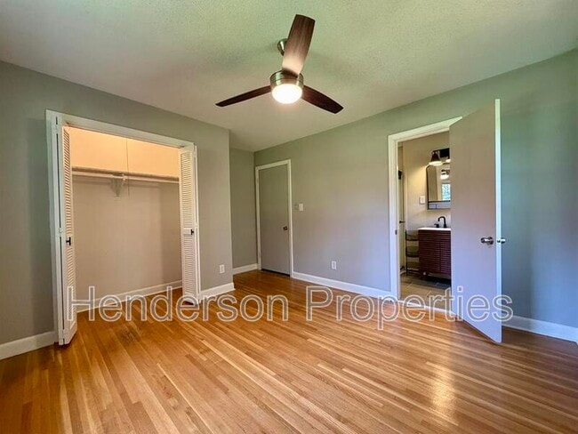 Building Photo - 6801 Woodland Cres