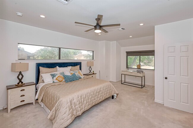 Building Photo - 5613 St Paul St