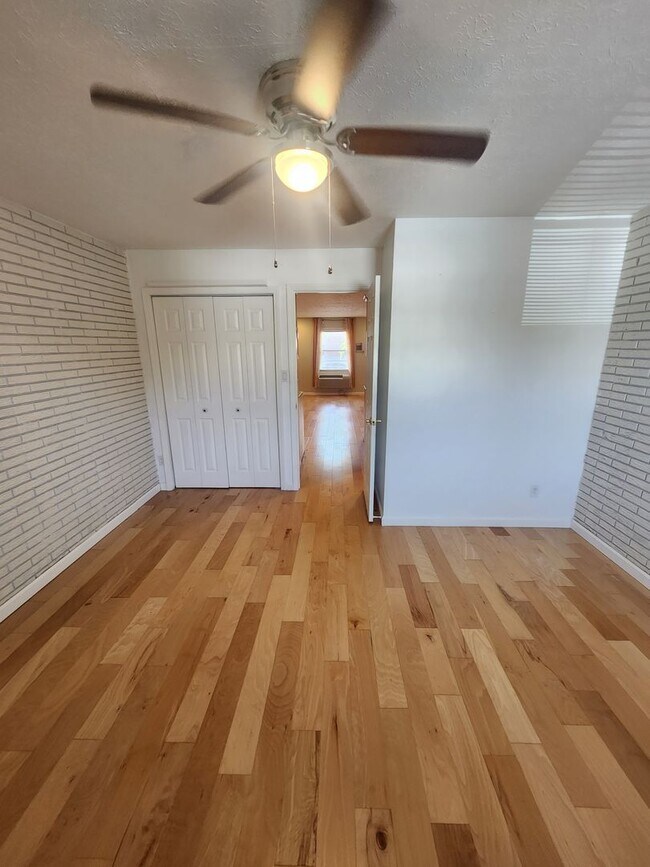 Building Photo - Charming 1 bedroom 1 bath condo in St. Mat...