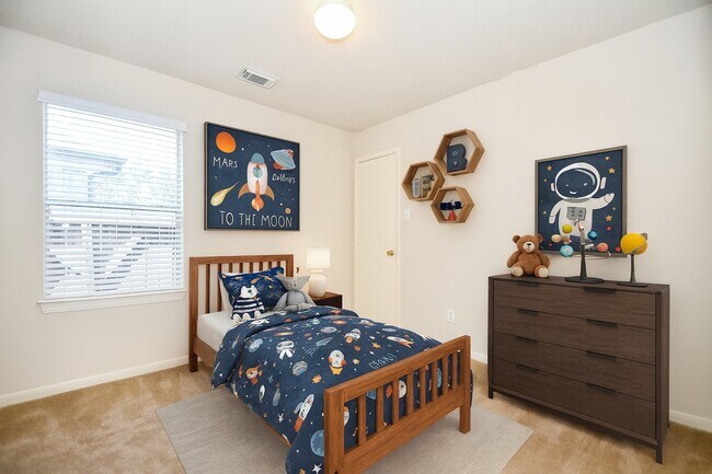 Building Photo - 15410 Hazel Thicket Tr