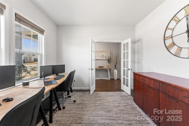 Building Photo - 5034 Moselle Ave