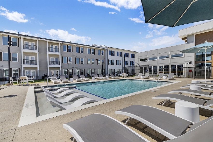 Building Photo - Birchway Quarry Falls