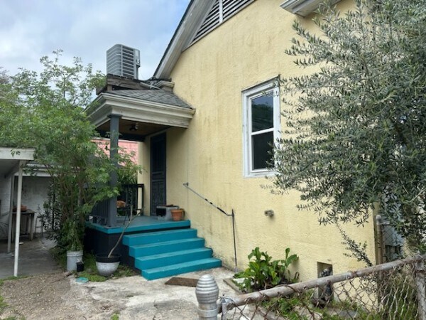 Back Porch - 1848 N Rocheblave St