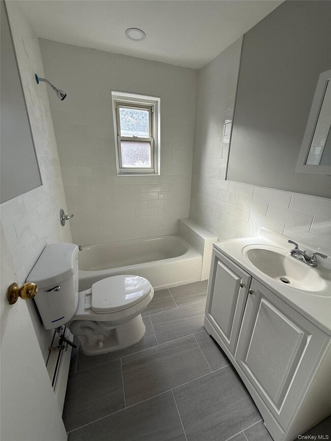 Building Photo - 5606 Riverdale Ave