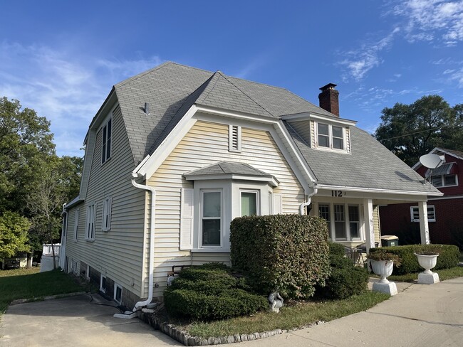Primary Photo - 112 Chicago Rd