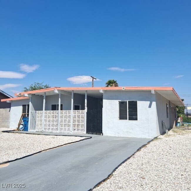 Building Photo - 3008 Lawndale St
