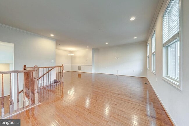 Building Photo - 42541 Dreamweaver Dr