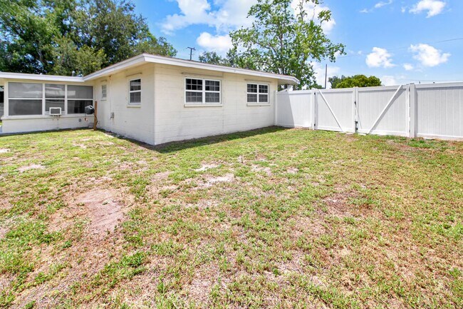 Building Photo - East Gate Annual Home for Rent