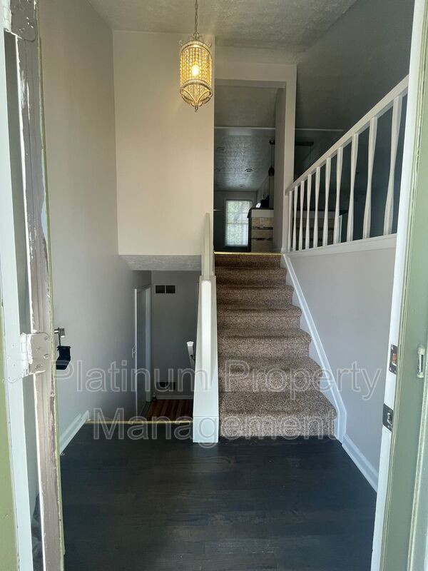 Building Photo - 10500 Worthington Hills Manor